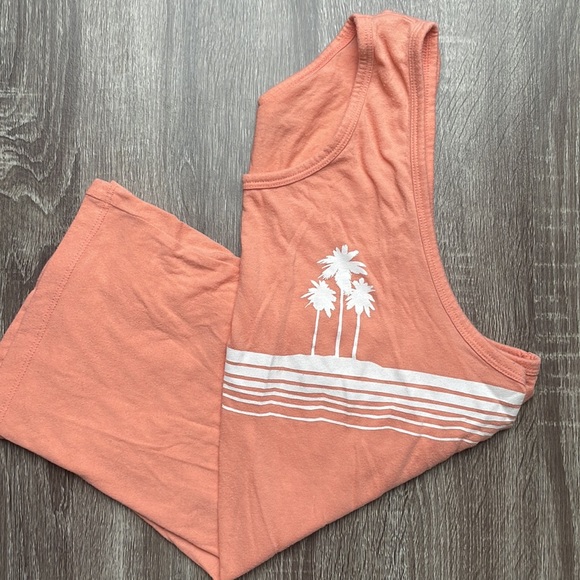 Old Navy Mens Soft-Washed Tropical Tanktop - Picture 3 of 3